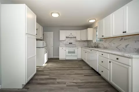 214 Bermuda Dr, O'fallon, MO 63366 photo 9
