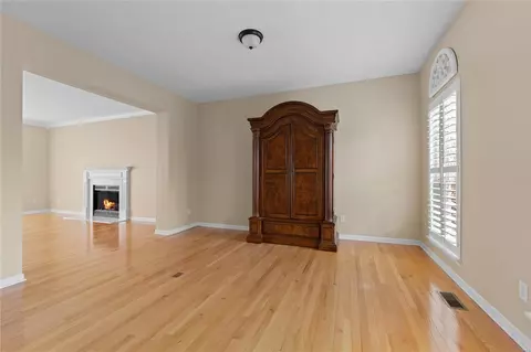 Living - 741 Hawk Run Dr, O'fallon, MO 63368 photo 1 of 11