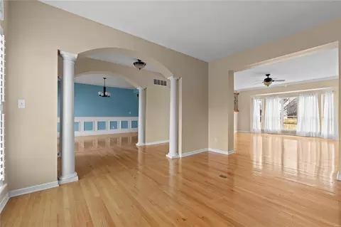 Living - 741 Hawk Run Dr, O'fallon, MO 63368 photo 3 of 11