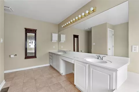 Bath - 741 Hawk Run Dr, O'fallon, MO 63368 photo 3 of 5
