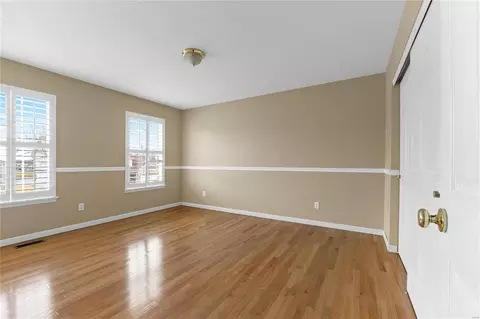Bedroom - 741 Hawk Run Dr, O'fallon, MO 63368 photo 6 of 7