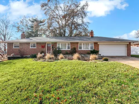 1016 Druso Ln, Saint Louis, MO 63125