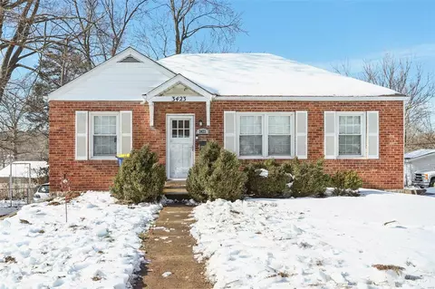 3423 Westridge Ln, Saint Ann, MO 63074