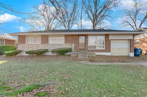 347 S Dellwood Dr, Ferguson, MO 63135