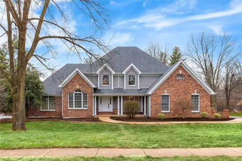 16336 Wilson Farm Dr, Chesterfield, MO 63005