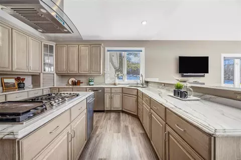 Kitchen - 2235 Devonsbrooke Dr, Chesterfield, MO 63005 photo 2 of 4