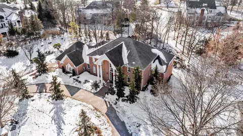 View/Area - 2235 Devonsbrooke Dr, Chesterfield, MO 63005 photo 2 of 9