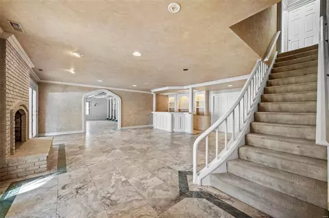 Living - 2235 Devonsbrooke Dr, Chesterfield, MO 63005 photo 7 of 11
