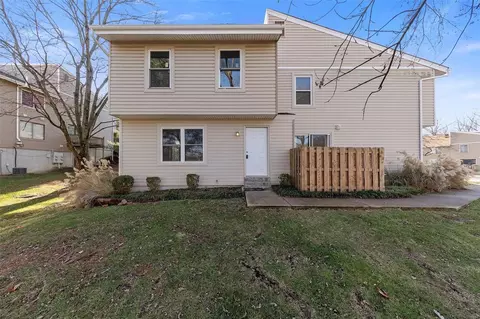 4 Jake Ct, O'fallon, MO 63366