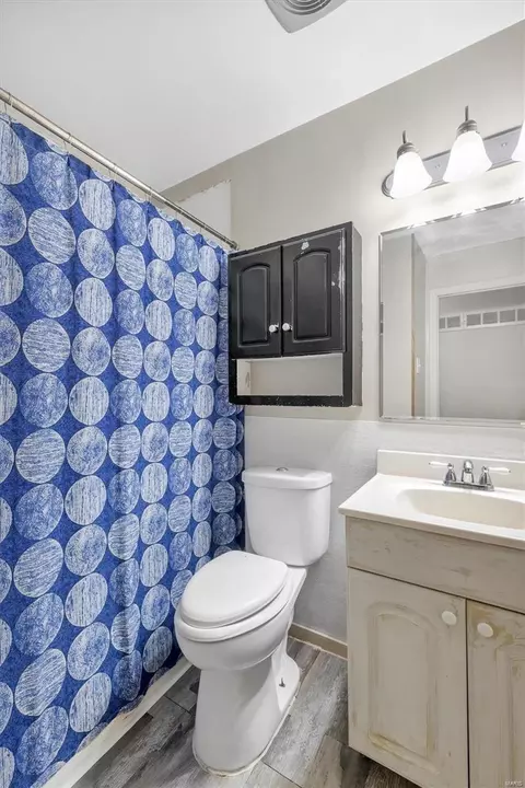 Bath - 4147 Fuller Ln, Bridgeton, MO 63044 photo 1 of 3