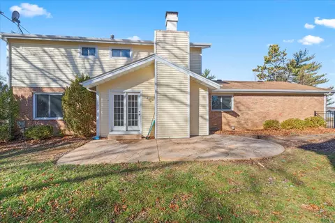 568 Spragues Mill Ct, Ballwin, MO 63011 photo 5