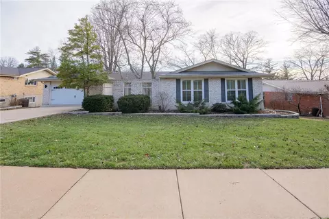 Exterior - 5 Forrester Dr, Manchester, MO 63011 photo 12 of 14