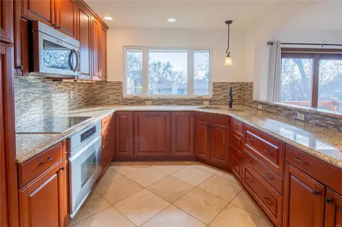 Kitchen - 5 Forrester Dr, Manchester, MO 63011 photo 2 of 5