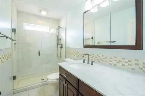 Bath - 5 Forrester Dr, Manchester, MO 63011 photo 1 of 2