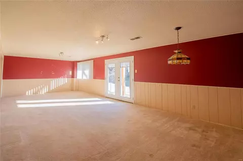 Living - 5 Forrester Dr, Manchester, MO 63011 photo 8 of 9