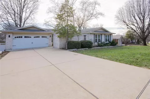Exterior - 5 Forrester Dr, Manchester, MO 63011 photo 2 of 14