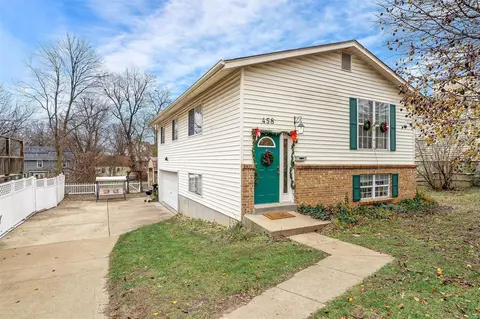 458 Crest Ave, Kirkwood, MO 63122