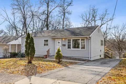 1000 Edgehill Dr, Saint Louis, MO 63135