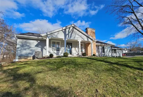 2302 Claymoor Dr, Chesterfield, MO 63017