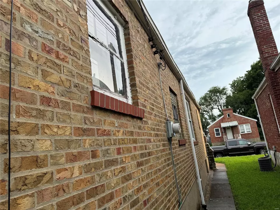  5819 Mcarthur Ave, Saint Louis, MO 63120 photo 3