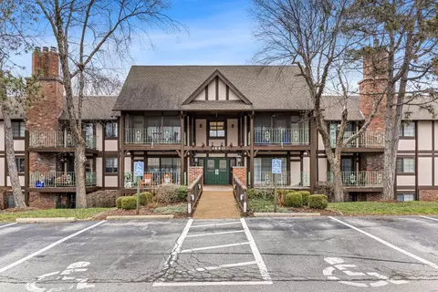 1440 Heritage #204, Saint Charles, MO 63303