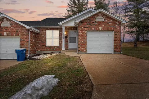 3148 Denmark Dr, Bridgeton, MO 63044 photo 2