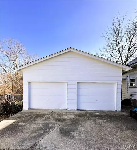 Exterior - 401 N N Pne, Mountain View, MO 65548 photo 1 of 4