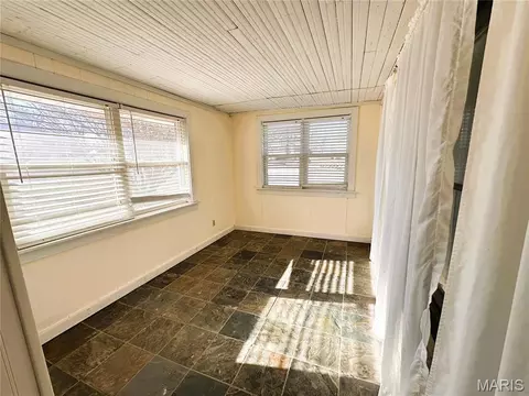 Exterior - 401 N N Pne, Mountain View, MO 65548 photo 3 of 4