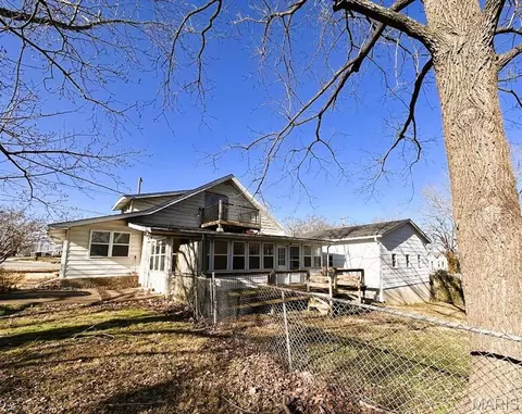Exterior - 401 N N Pne, Mountain View, MO 65548 photo 2 of 4