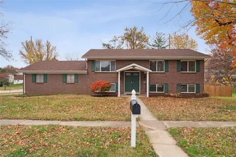 11761 Parish Dr, Bridgeton, MO 63044