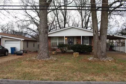 1716 Korando Ave, Saint Louis, MO 63114