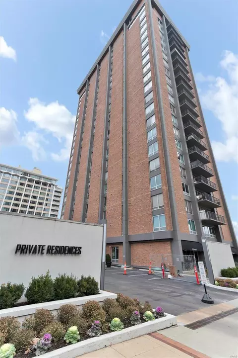 200 S Brentwood Blvd #4F, Clayton, MO 63105