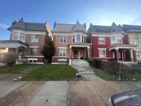 5012 Page Blvd, Saint Louis, MO 63113