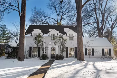 12 S Covington Meadow Rd, Saint Louis, MO 63132