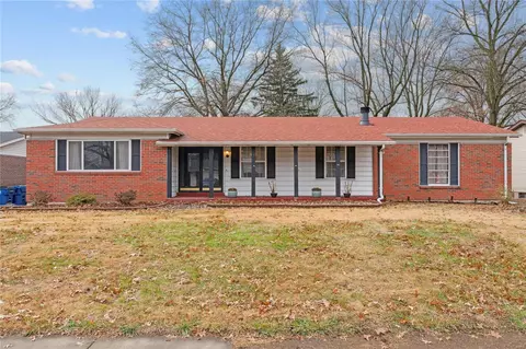 1589 Matlock Dr, Florissant, MO 63031