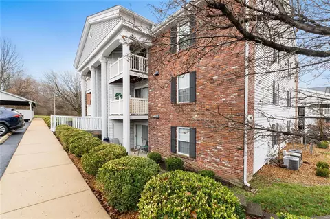 1948 Marine Terrace Dr #L, Saint Louis, MO 63146