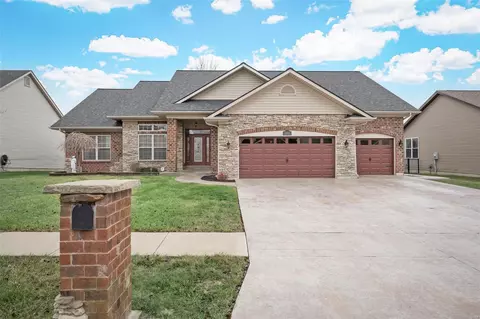 111 Miranda Ct, Wentzville, MO 63385