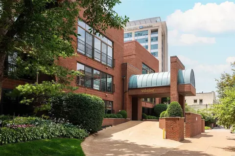4570 Laclede Ave #303, Saint Louis, MO 63108