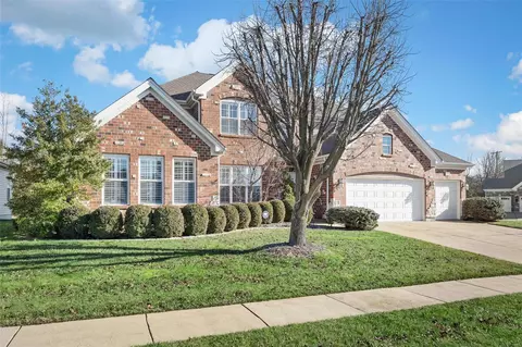 Exterior - 703 Castle Tower Dr, Ballwin, MO 63021 photo 2 of 5