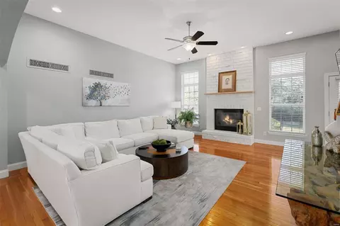 Living - 703 Castle Tower Dr, Ballwin, MO 63021 photo 1 of 1
