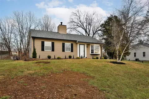 909 Crestland Dr, Ballwin, MO 63011 photo 2