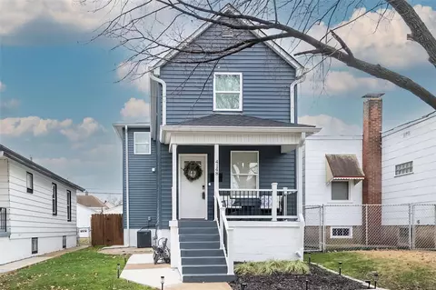 4148 Burgen Ave, Saint Louis, MO 63116