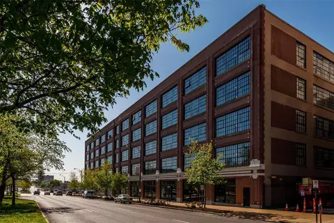 4100 Forest Park Ave #317, Saint Louis, MO 63108