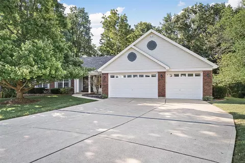 16 Carlton Valley Ct, Saint Charles, MO 63303