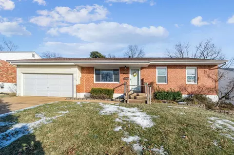 9542 Tiber Dr, Saint Louis, MO 63123
