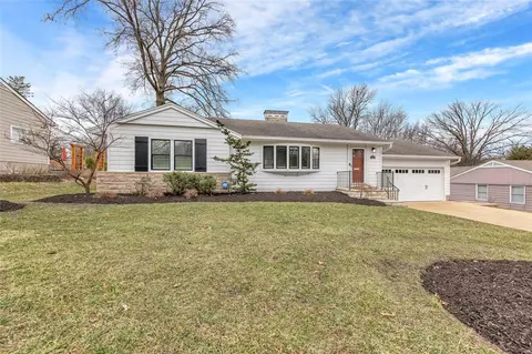1505 Bridle Rd, Saint Louis, MO 63119