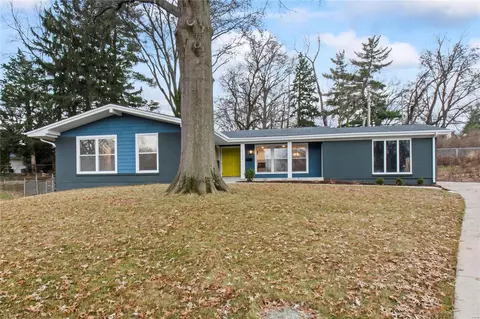 3170 Classic Dr, Florissant, MO 63033