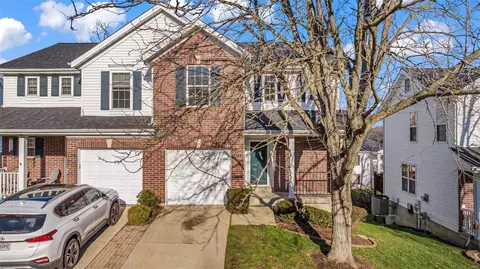 1314 Big Bend Crossing Dr, Manchester, MO 63088
