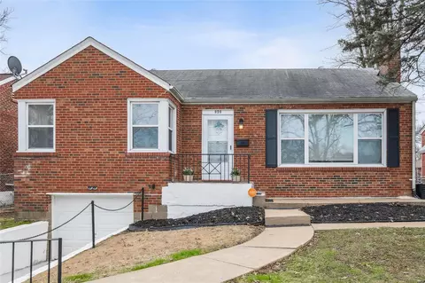 920 Fontaine Pl, Saint Louis, MO 63137