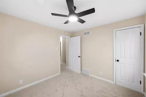 9711 Echo Ln, Overland, MO 63114 photo 17